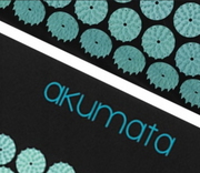 AKUMATA Akupresūros masažinis kilimėlis + kaklo volelis (Juodas + žydra)